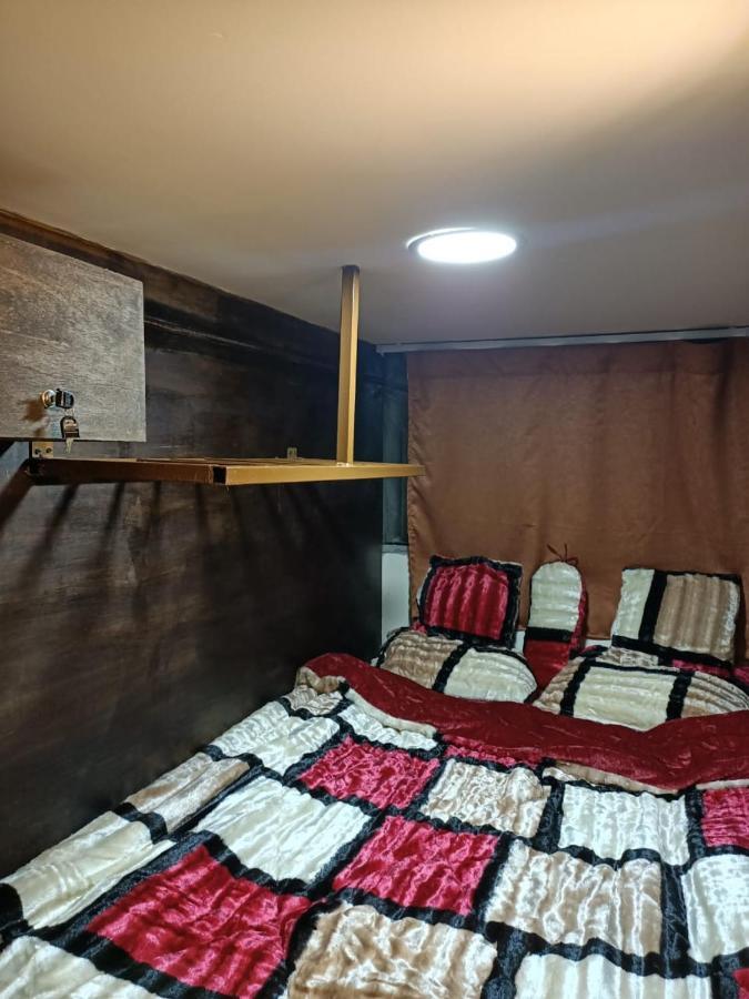 Petra Cabin Dorms Hostel Вади Муса Экстерьер фото